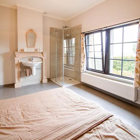 With Hills In Comines-warneton, Cleaning Included Holiday home