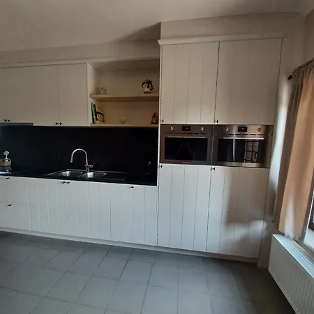 With Hills In Comines-warneton, Cleaning Included