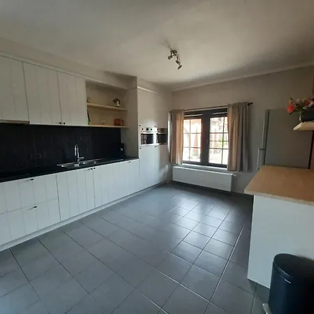 With Hills In Comines-warneton, Cleaning Included