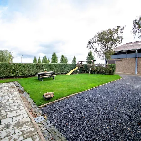 With Hills In Comines-warneton, Cleaning Included *