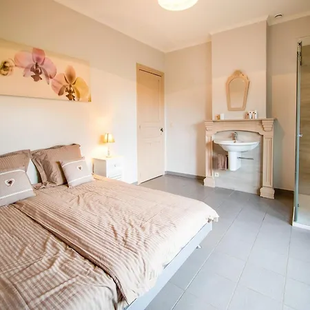 Holiday home With Hills In Comines-warneton, Cleaning Included *
